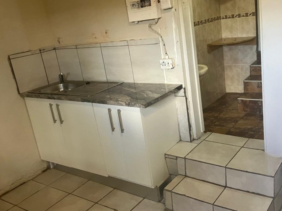 To Let 1 Bedroom Property for Rent in Heuwelkruin Eastern Cape